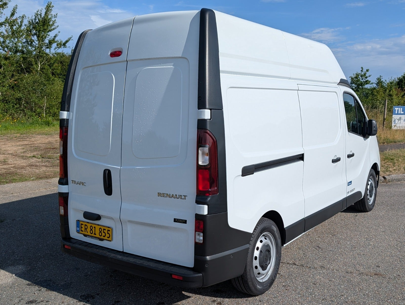 Hvid Renault Trafic fra 2026