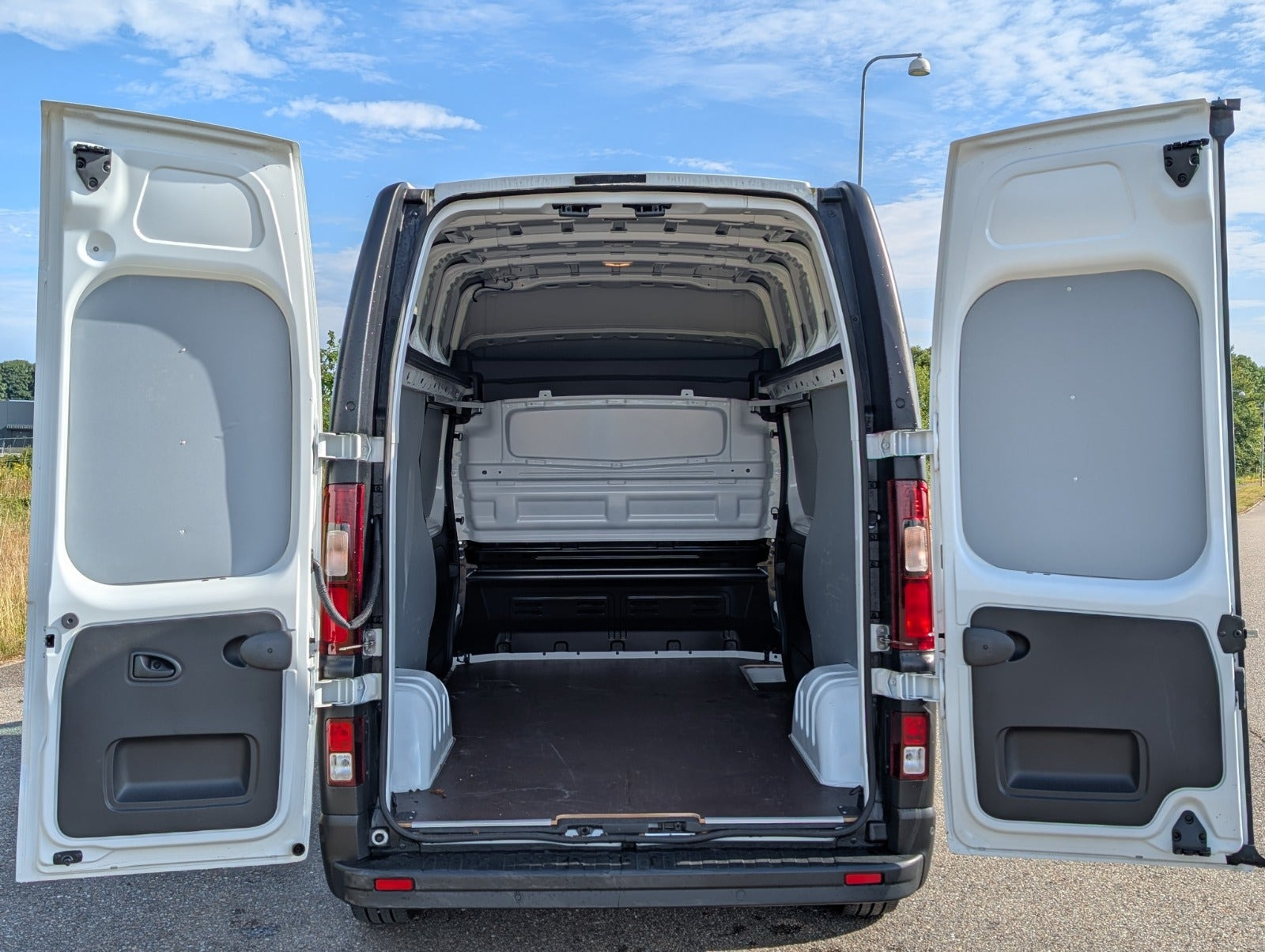 Hvid Renault Trafic fra 2026