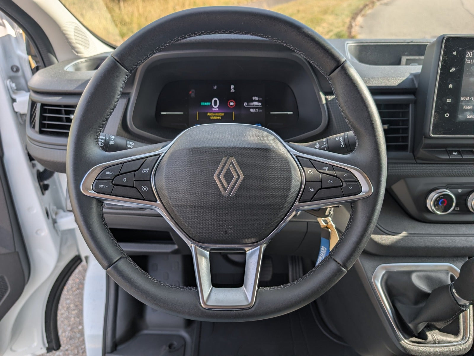 Hvid Renault Trafic fra 2026