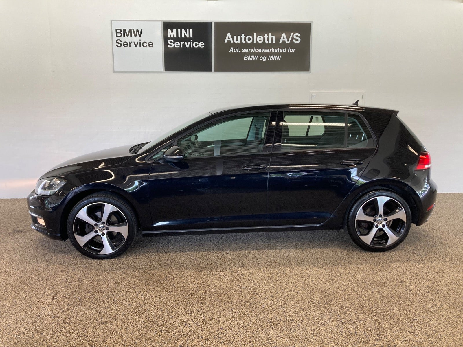 Sort VW Golf VII fra 2017