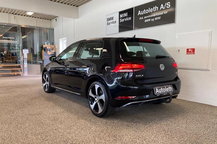 Sort VW Golf VII fra 2017
