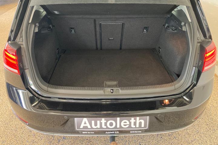 Sort VW Golf VII fra 2017