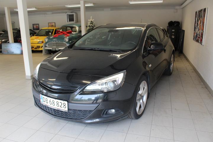 Sort Opel Astra fra 2012