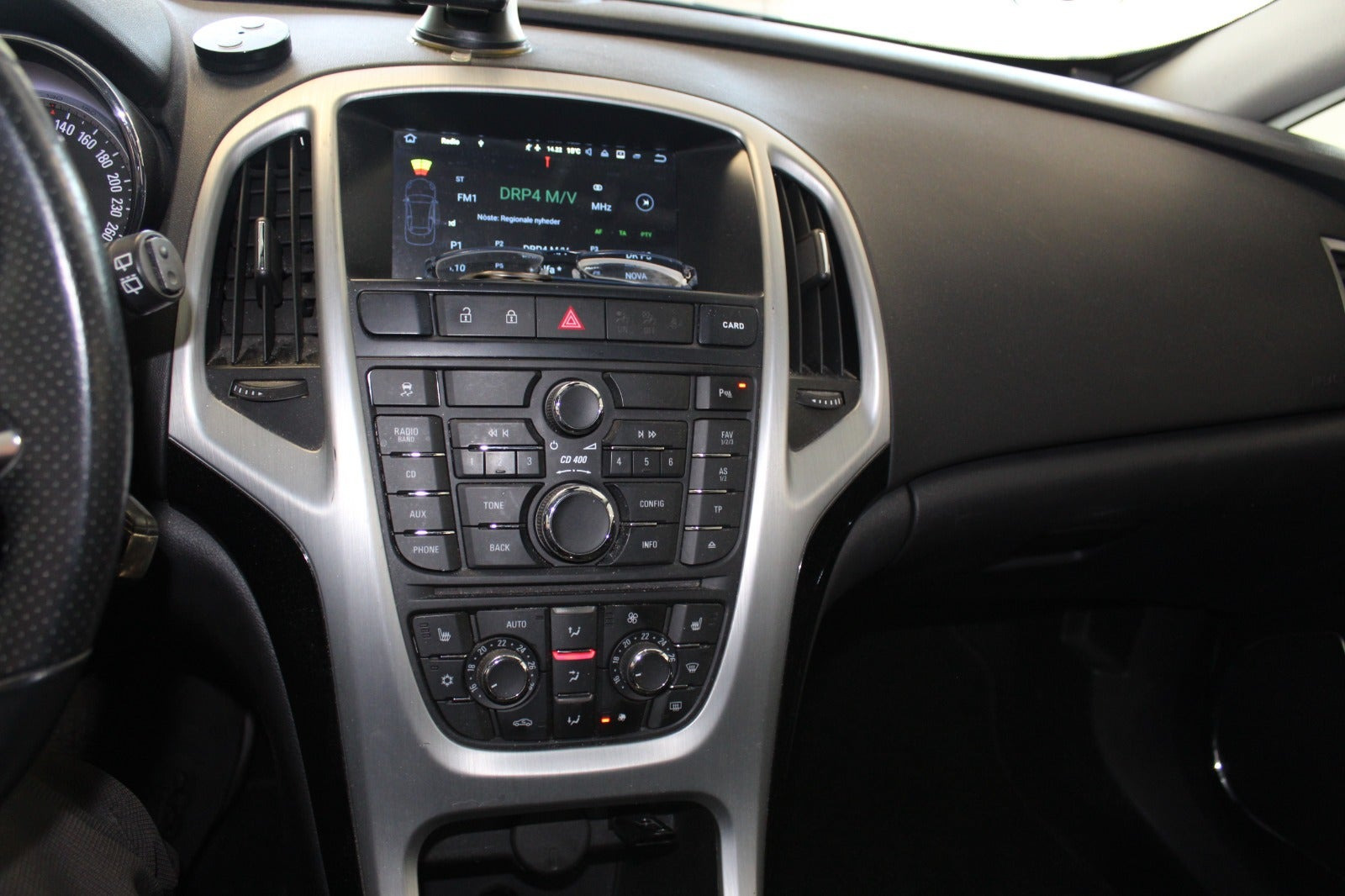 Sort Opel Astra fra 2012