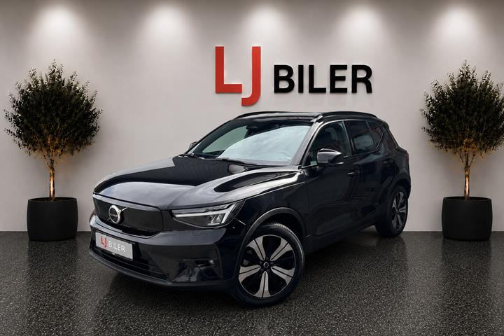 Sort Volvo XC40 fra 2023 set udefra