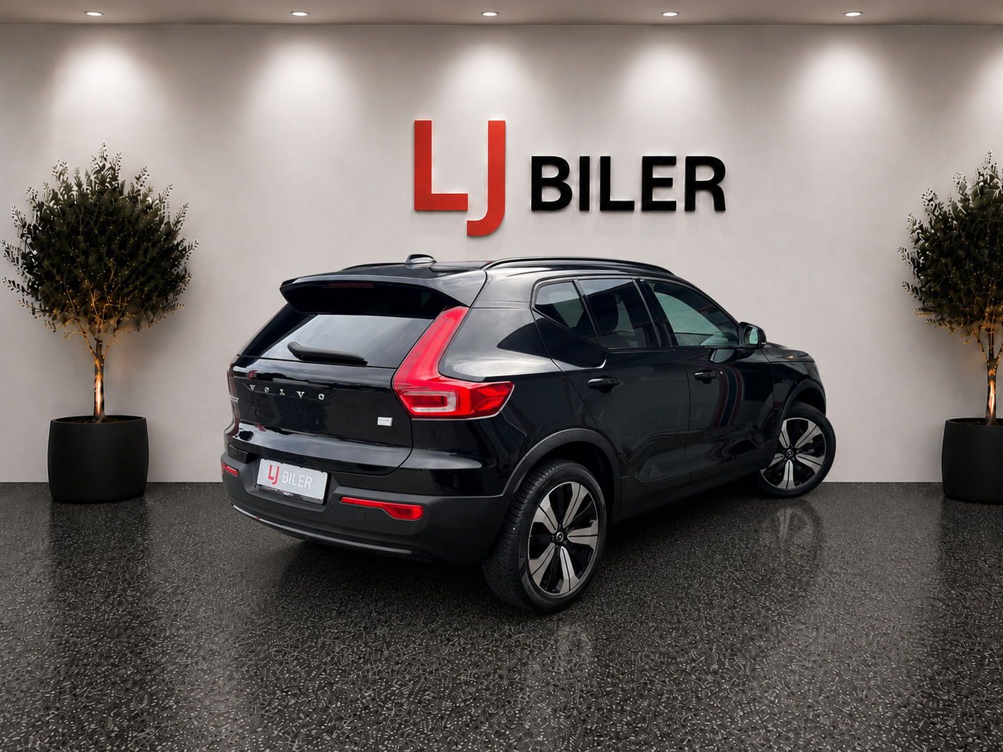 Sort Volvo XC40 fra 2023