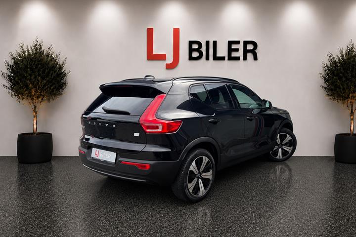 Sort Volvo XC40 fra 2023