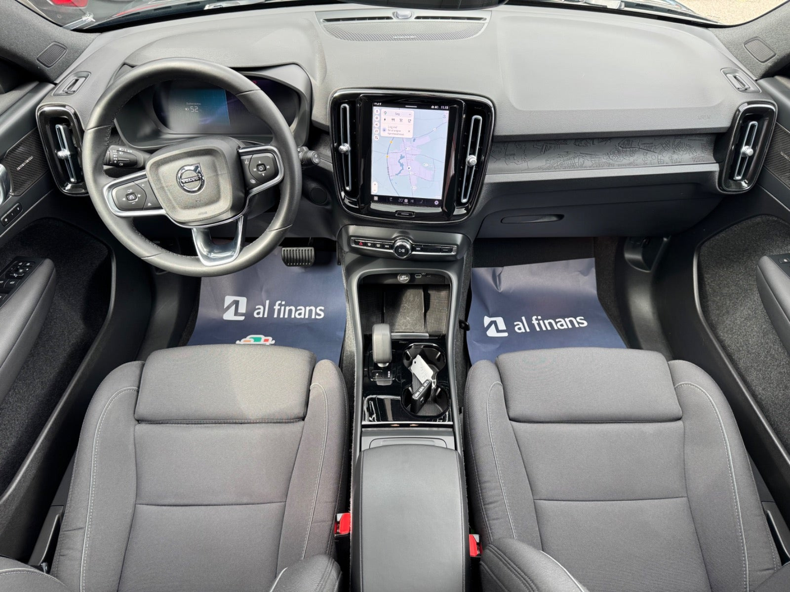 Sort Volvo XC40 fra 2023