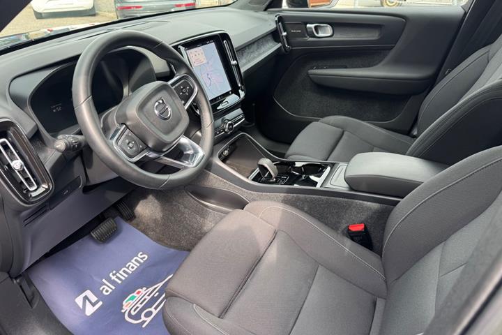 Sort Volvo XC40 fra 2023