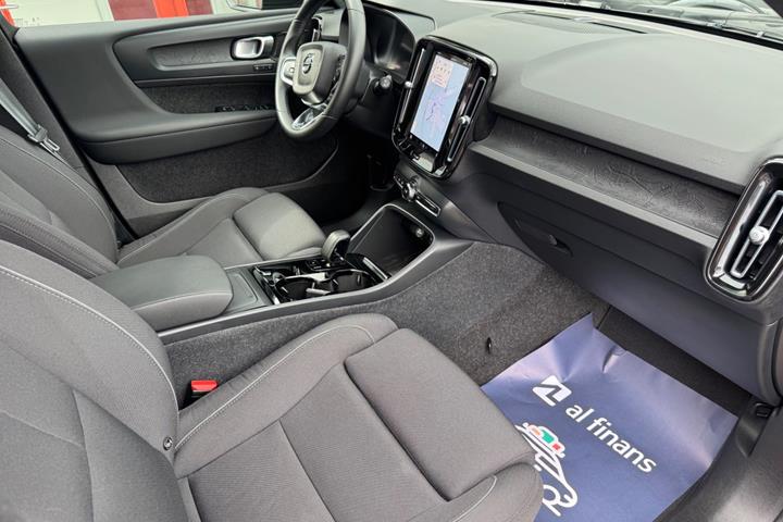 Sort Volvo XC40 fra 2023