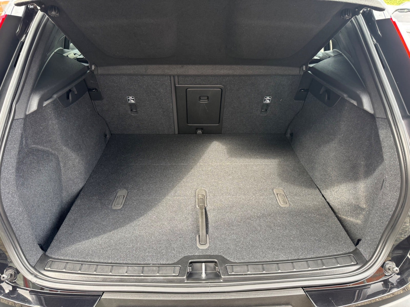Sort Volvo XC40 fra 2023