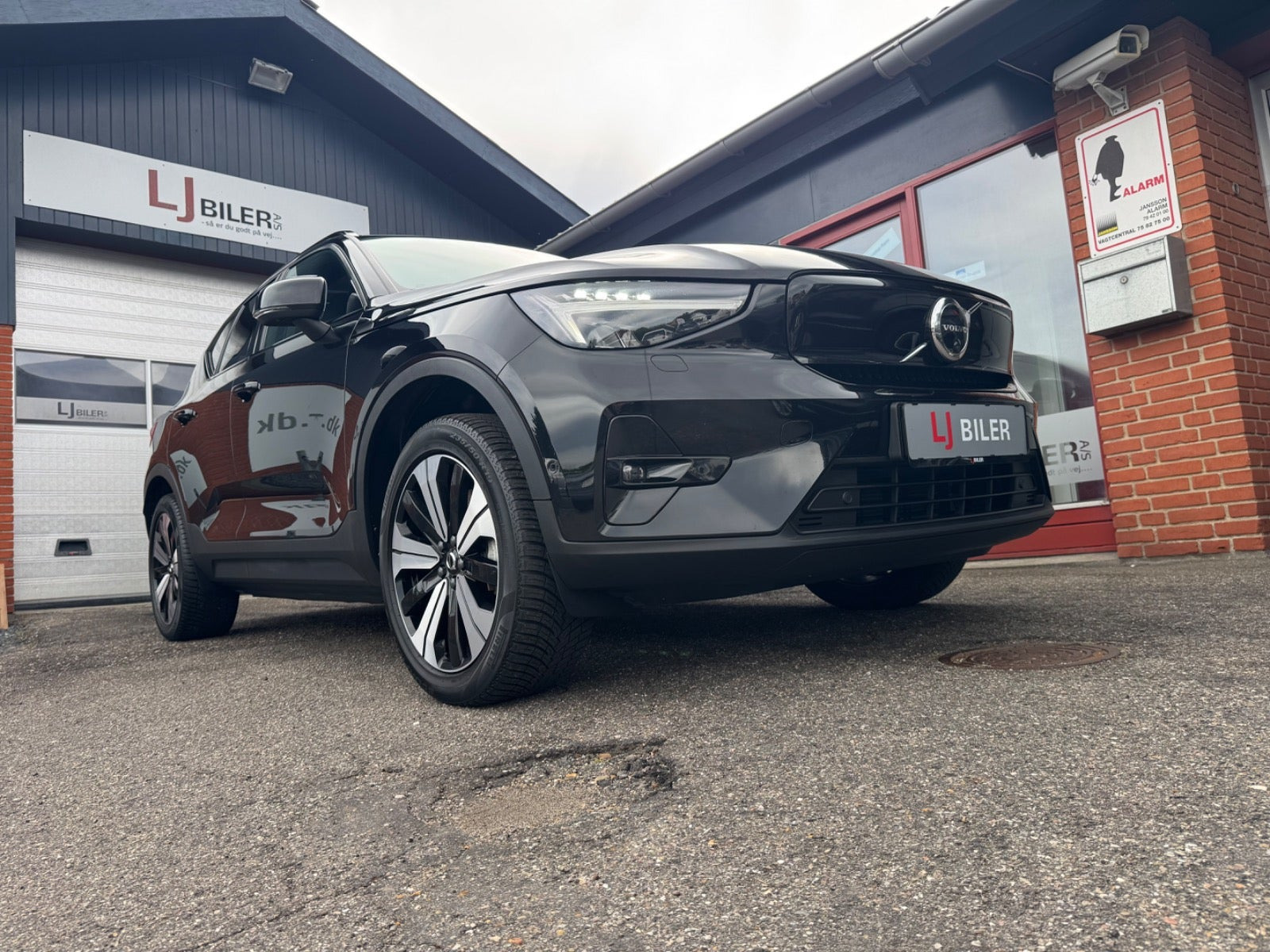 Sort Volvo XC40 fra 2023