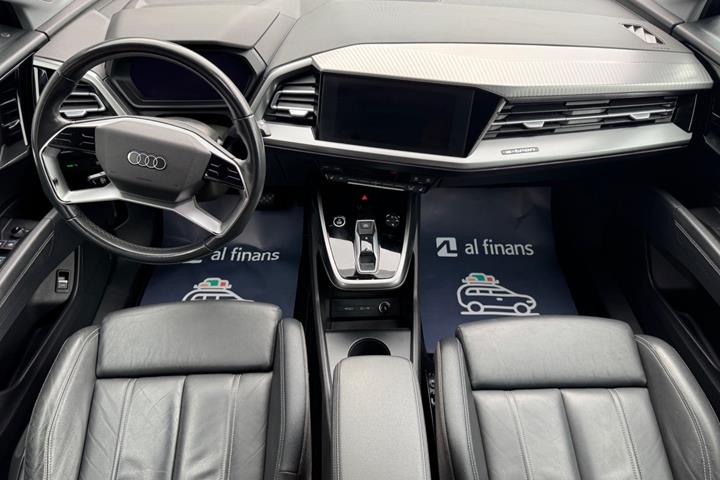 Blå Audi Q4 e-tron fra 2021