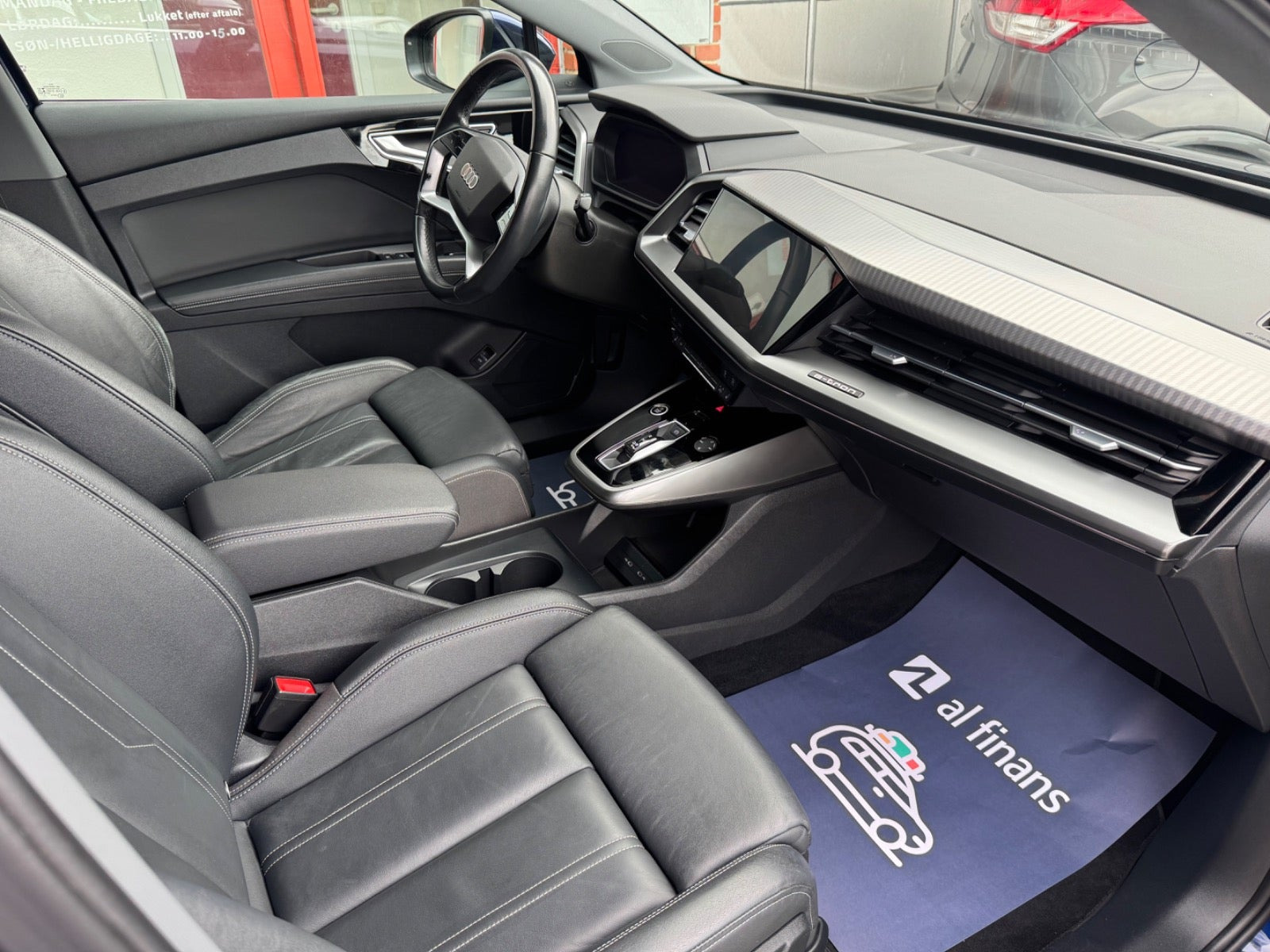 Blå Audi Q4 e-tron fra 2021
