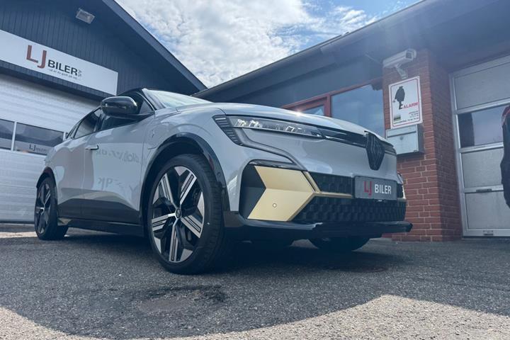 Grå Renault Megane E-Tech fra 2022
