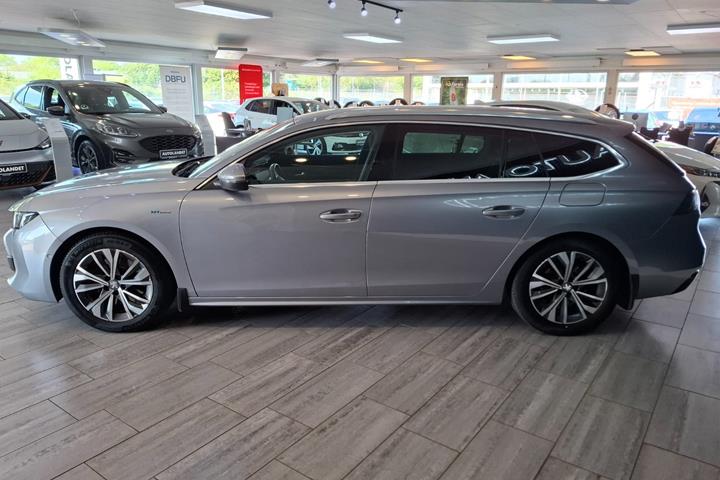Sølv Peugeot 508 fra 2020
