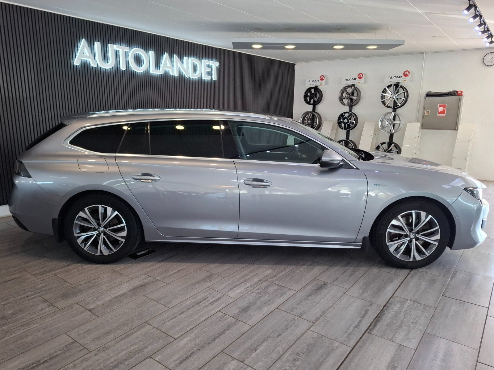 Sølv Peugeot 508 fra 2020