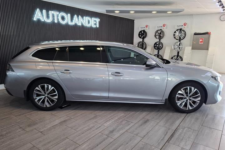 Sølv Peugeot 508 fra 2020
