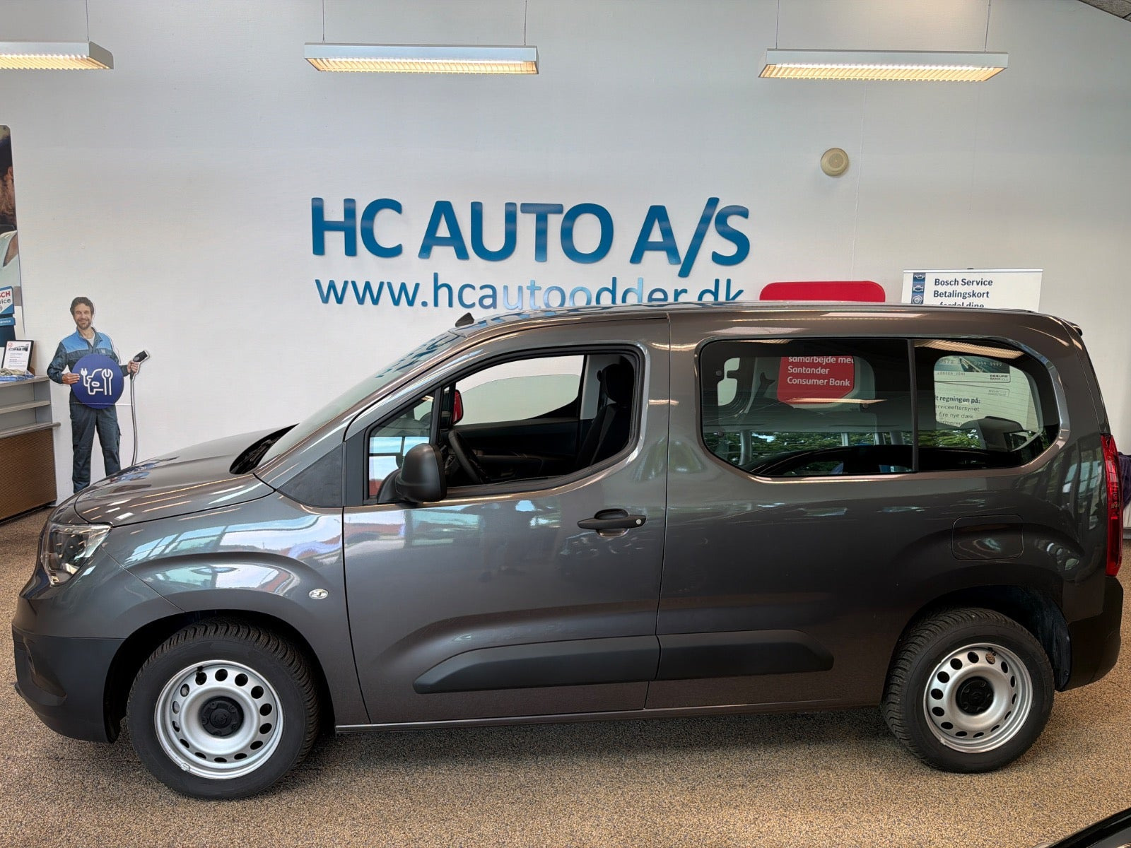 Sort Opel Combo-e Life fra 2024