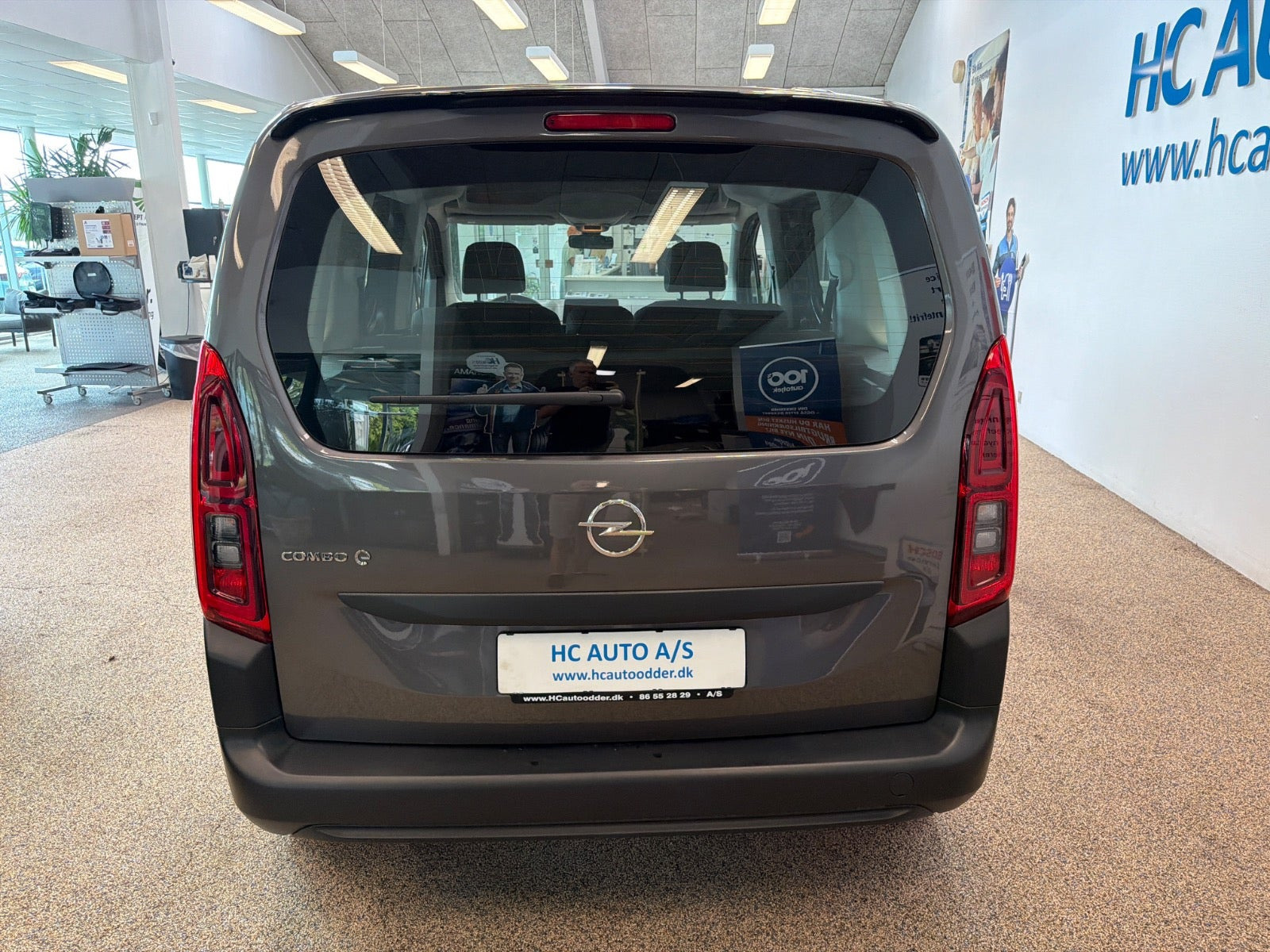 Sort Opel Combo-e Life fra 2024