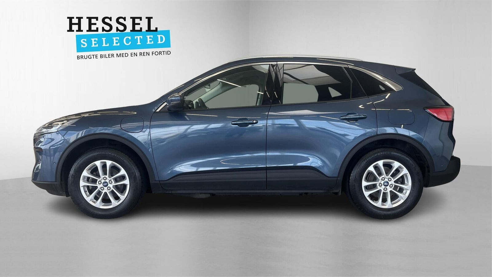 Blå Ford Kuga fra 2021
