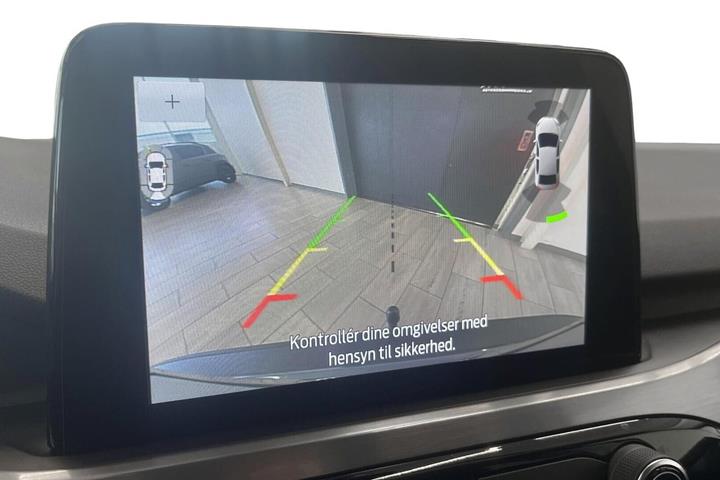 Blå Ford Kuga fra 2021