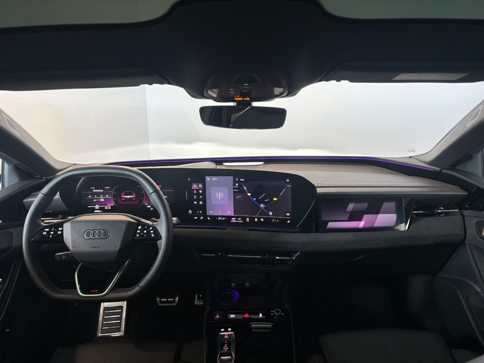 Grå Audi S6 e-tron fra 2025