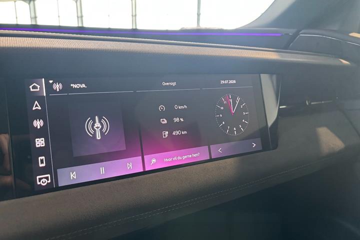 Grå Audi S6 e-tron fra 2025