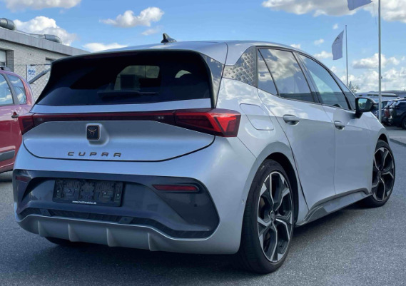 Grå Cupra Born fra 2023