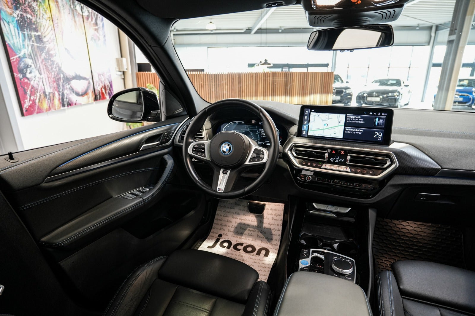 Grå BMW iX3 fra 2023