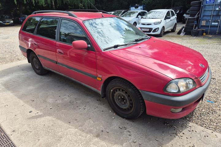 undefined Toyota Avensis fra 1999