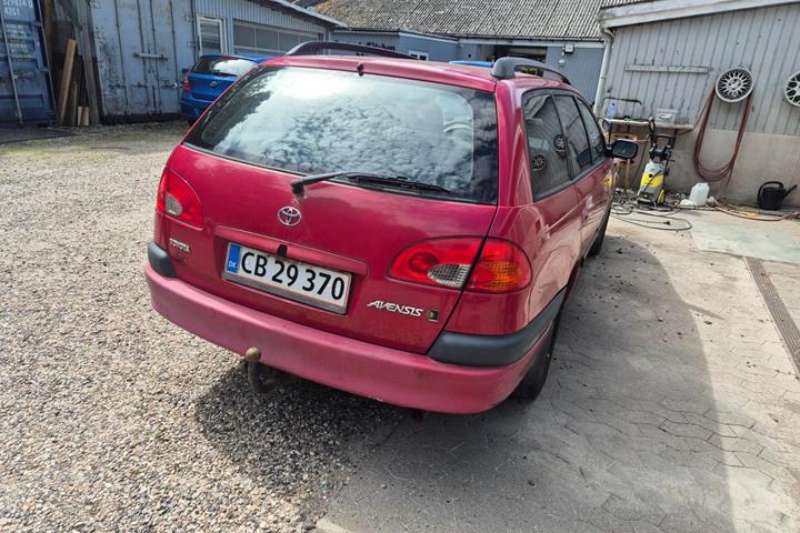 undefined Toyota Avensis fra 1999