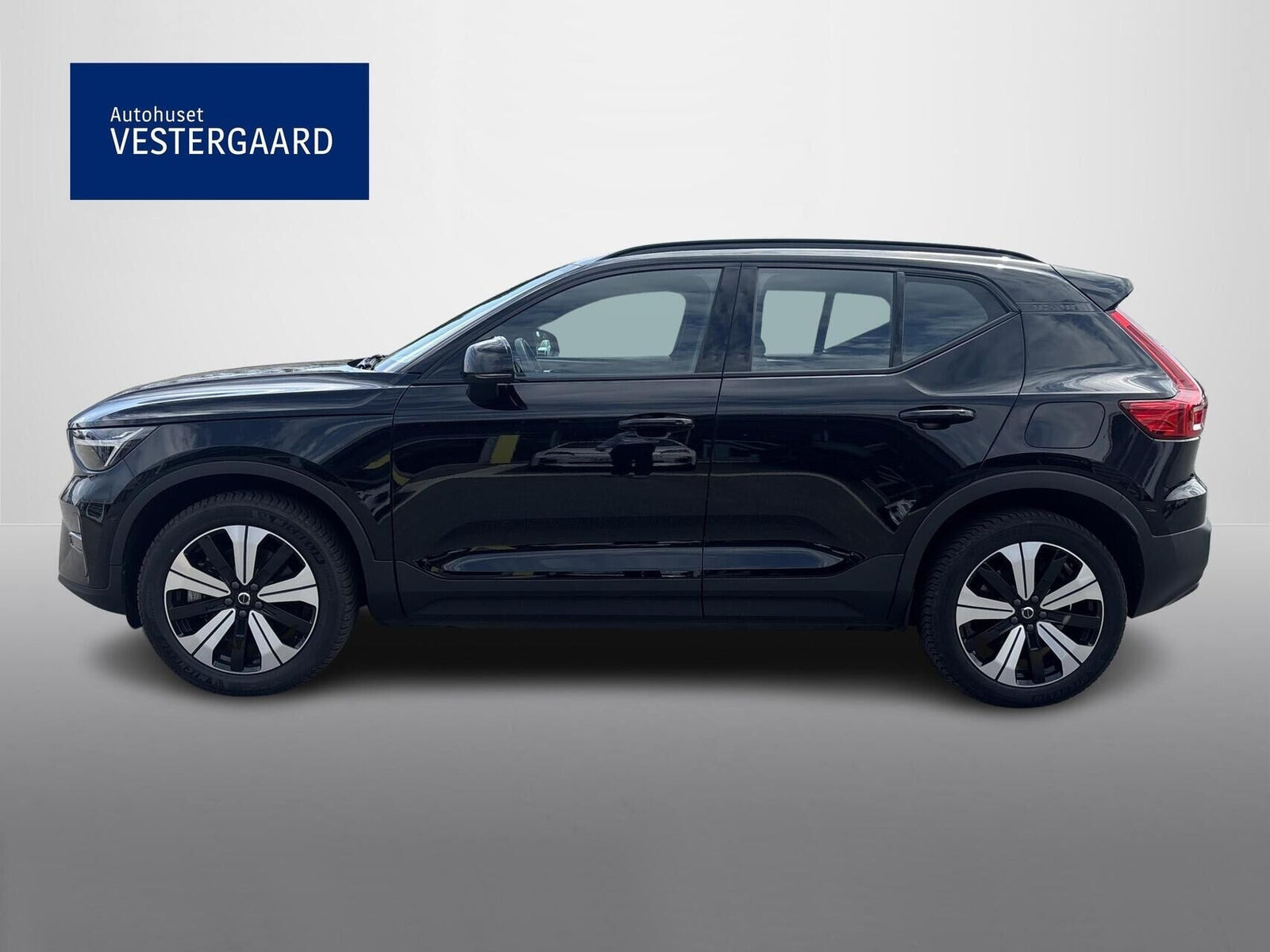 Sort Volvo XC40 fra 2023