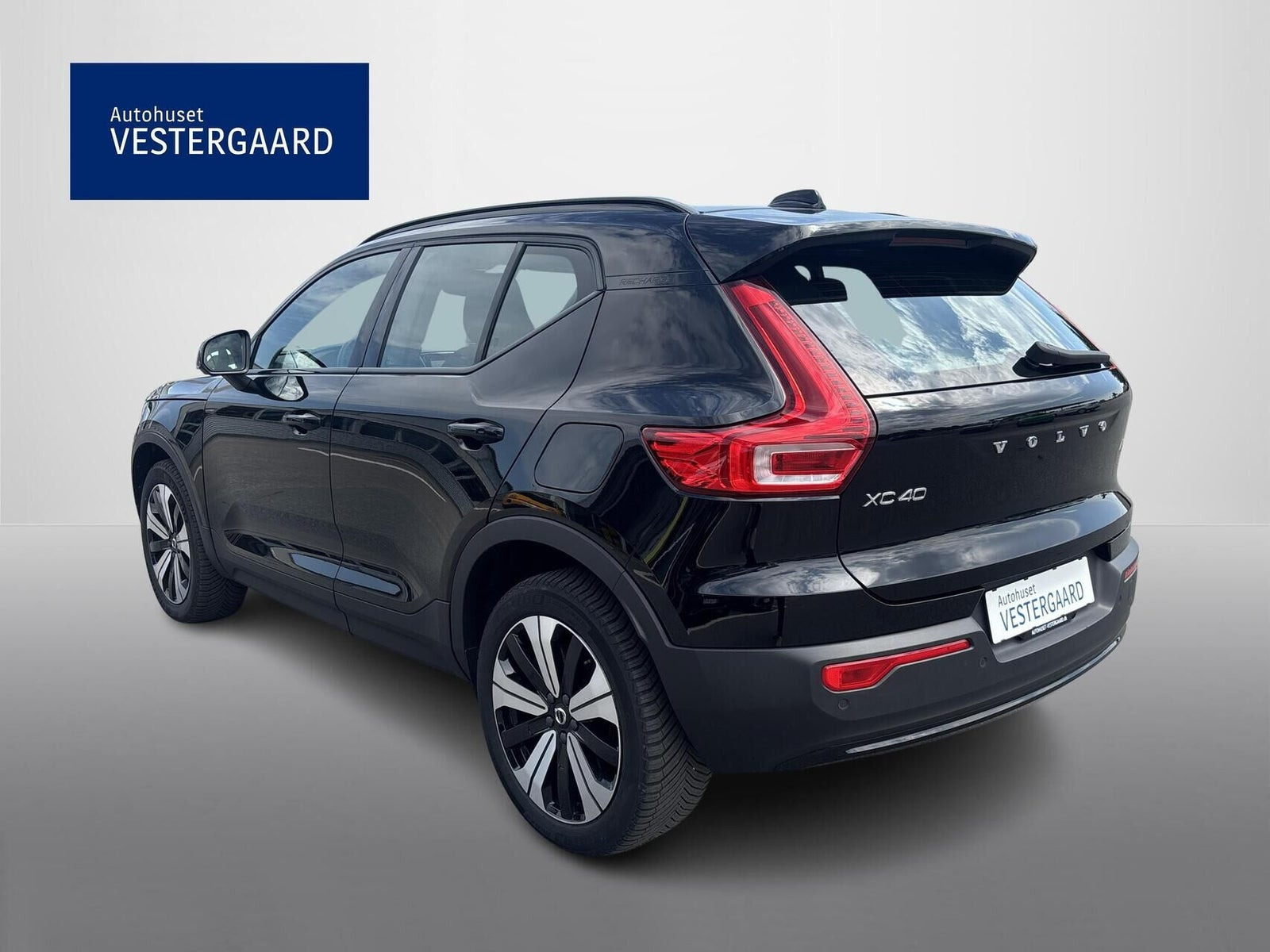Sort Volvo XC40 fra 2023