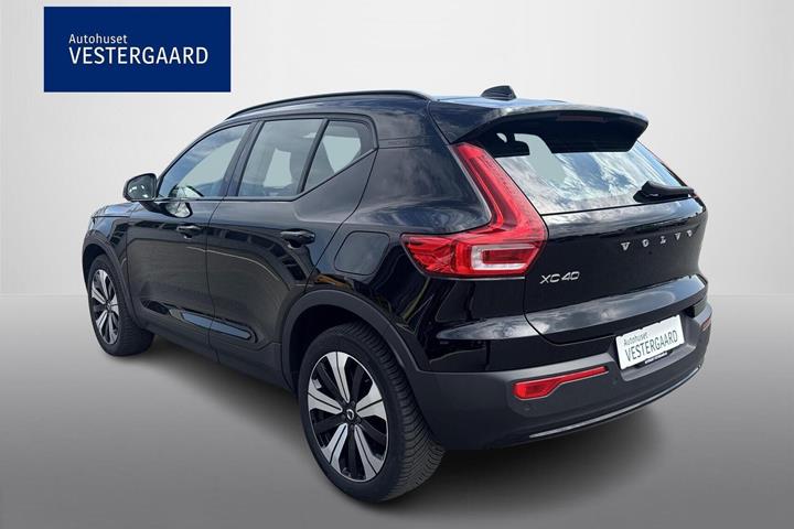 Sort Volvo XC40 fra 2023
