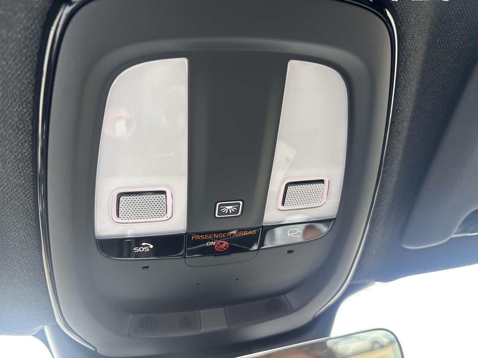 Sort Volvo XC40 fra 2023