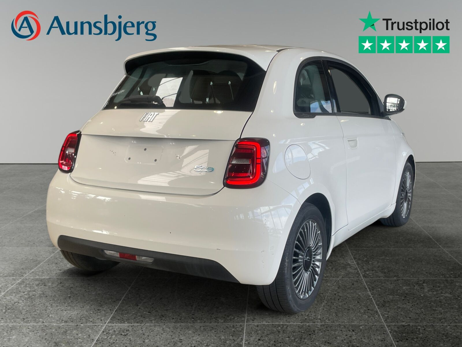 Hvid Fiat 500e fra 2022