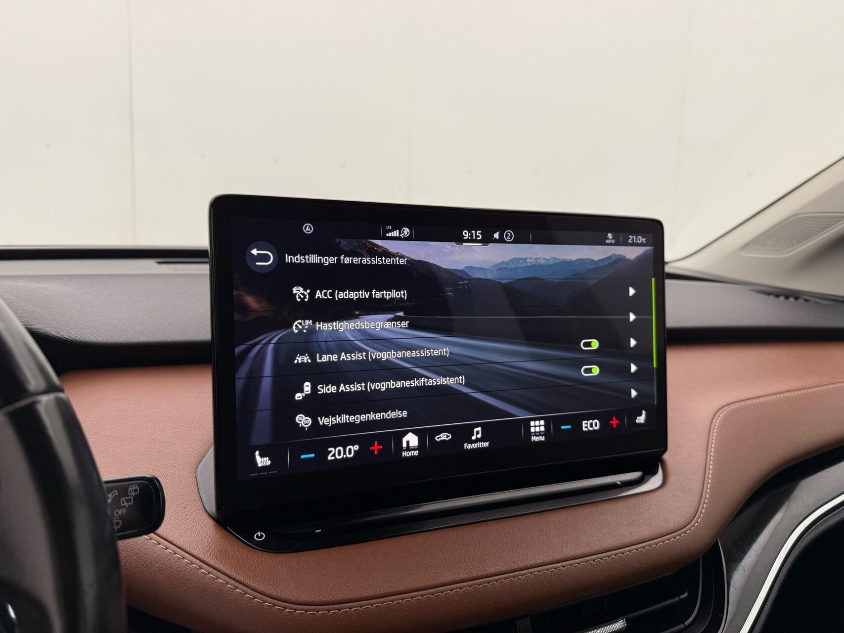 Grå Skoda Enyaq fra 2021