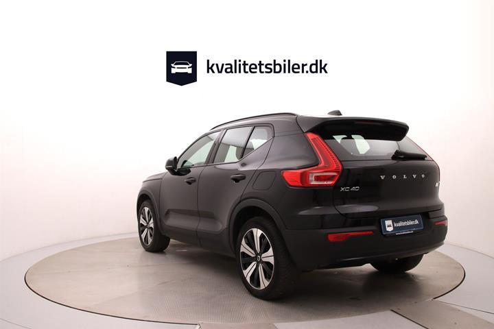 Sort Volvo XC40 fra 2023