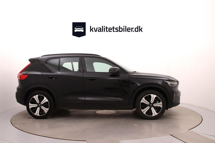 Sort Volvo XC40 fra 2023
