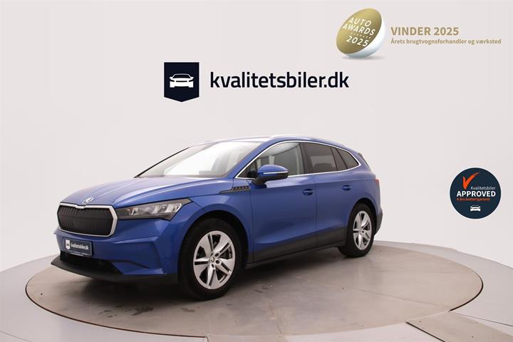 Blå Skoda Enyaq fra 2021 set udefra