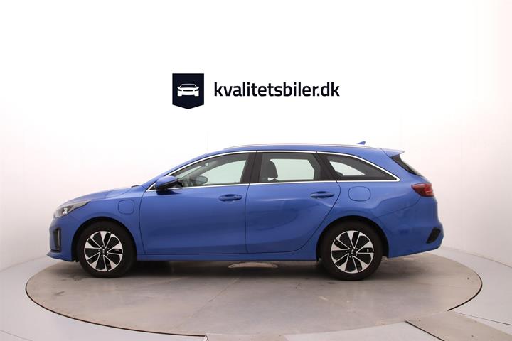 Blå Kia Ceed fra 2020