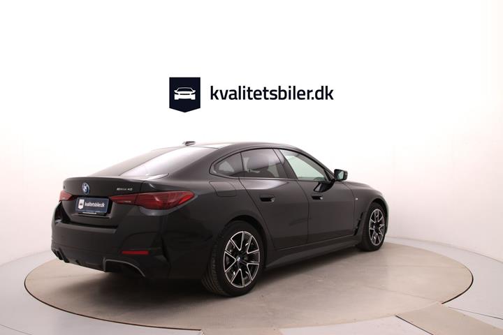 Sort BMW i4 fra 2025