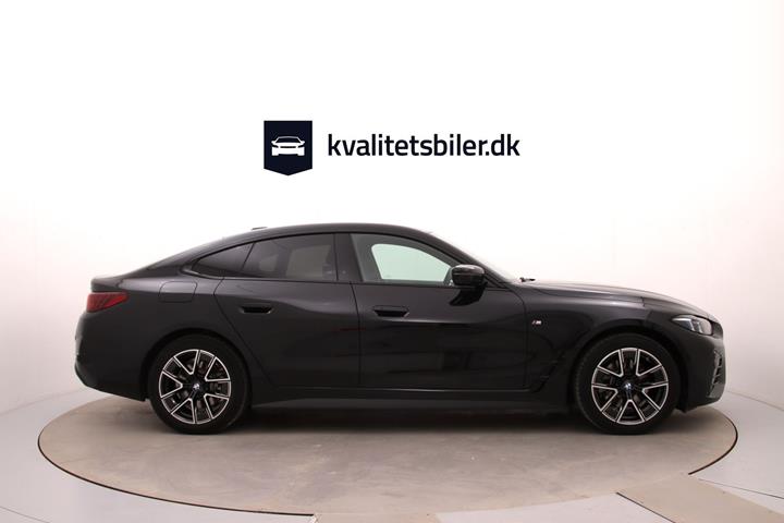 Sort BMW i4 fra 2025