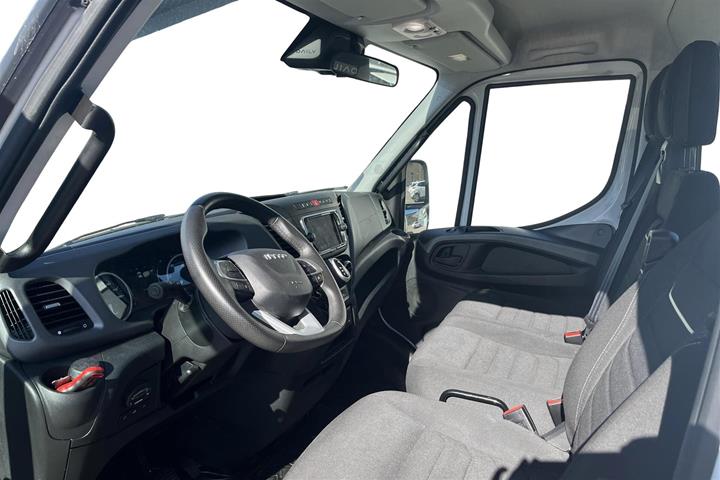 Hvid Iveco Daily fra 2023