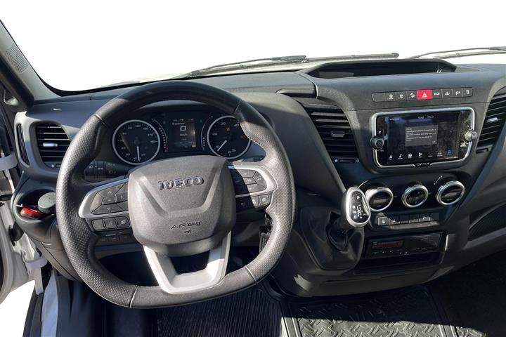 Hvid Iveco Daily fra 2023