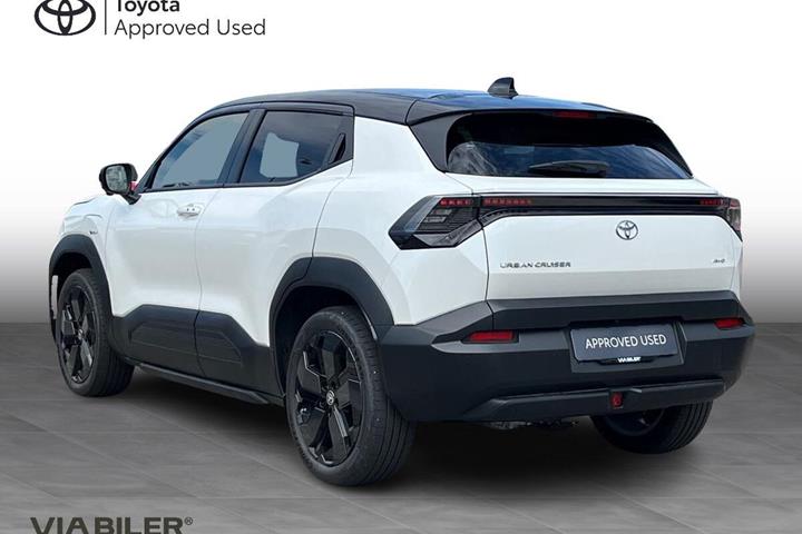 Hvid Toyota Urban Cruiser fra 2025