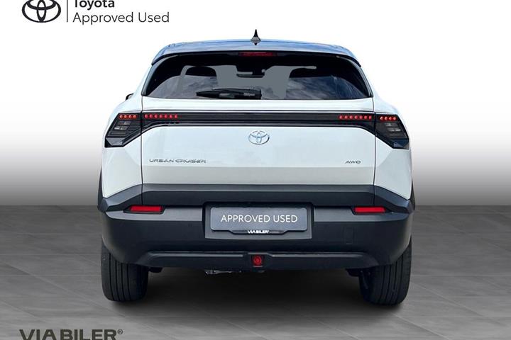 Hvid Toyota Urban Cruiser fra 2025
