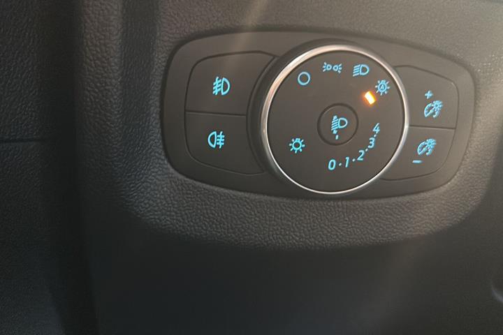 Grøn Ford E-Tourneo Courier fra 2025