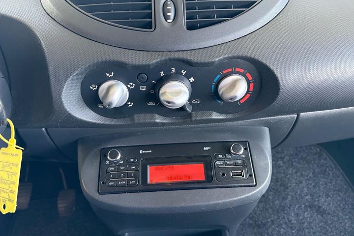 Sort Renault Twingo fra 2013